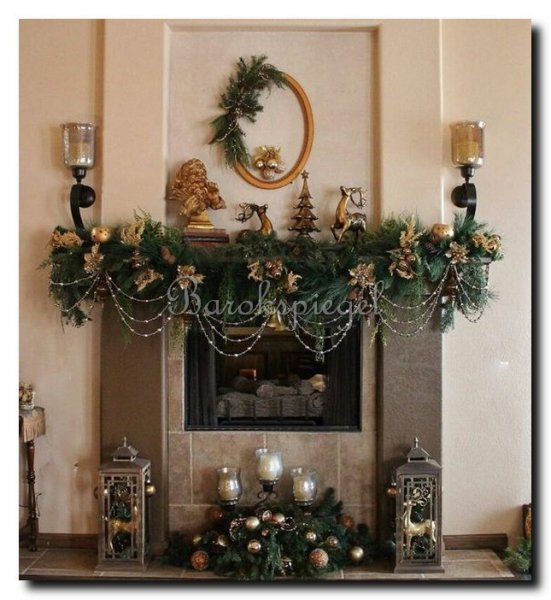 ovale-spiegel-op-schouw-met-kerst-versiering